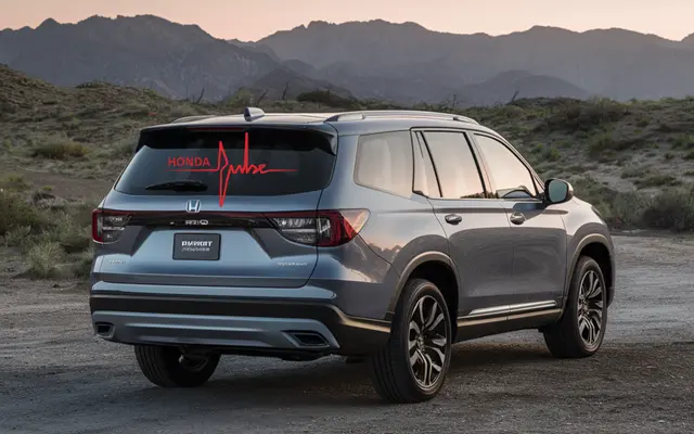 2025 Honda Pilot rear view